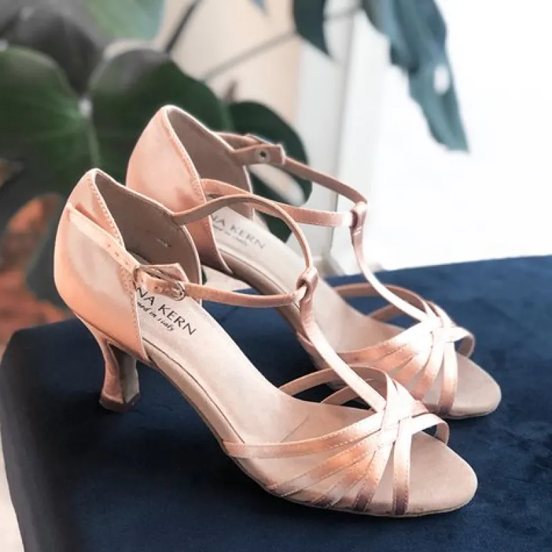 Dame Dansebutikken Brudesko|Salsasko Damer-Anna Kern flesh satin dansesko med t- rem
