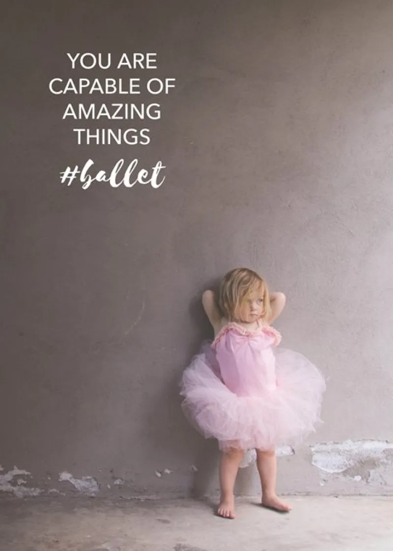 Dansebutikken Andet Til Ballet-Balletplakat lille pige rosa tutu