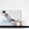Dansebutikken Andet Til Ballet-Balletplakat med yndig hvid ballerina