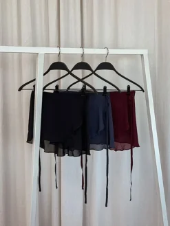 Dame Dansebutikken Underdele Damer|Ballet Underdele Damer-Bloch sort kort chiffon slå om skirt