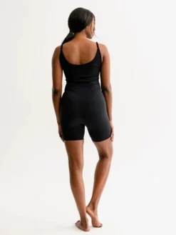 Dame Dansebutikken Heldragter Til Yoga|Heldragter Damer-Drop of Mindfulness Izzy rib kort jumpsuit i sort