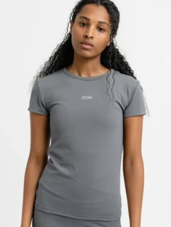 Dame Dansebutikken Pilates Overdele|Yogabluser-Drop of Mindfulness Juni t-shirt i mat grå
