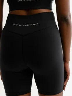 Dame Dansebutikken Pilates Bukser/leggings|Yogabukser-Drop of Mindfulness Lola shorts i mat sort