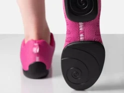 Dame Dansebutikken Salsasko Damer|Swingsko Damer-Fuschia farvet dansesneaker i åndbar strik til damer - Suny