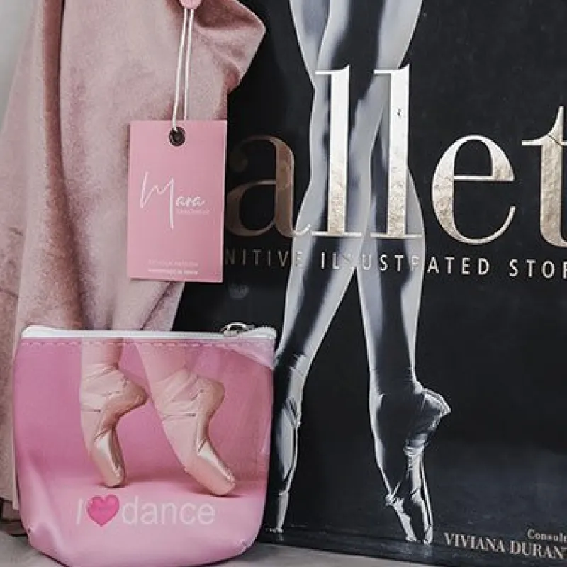 Dansebutikken Andet Til Ballet-Lille rosa balletpung med flot ballet motiv