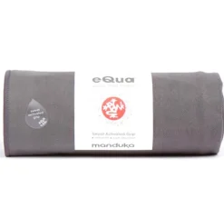 Dansebutikken Andet Til Yoga-Manduka mikrofiber håndklæde i koksgrå