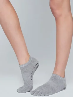 Dansebutikken Andet Til Yoga-Moonchild grå toe socks til yoga
