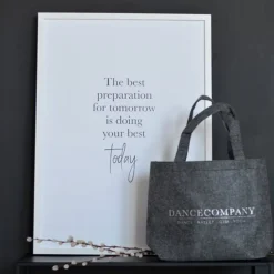 Dansebutikken Andet Til Yoga|Andet Til Ballet-Plakat med citat - today