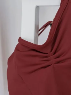 Dame Dansebutikken Dragter Damer|Balletdragter Damer-Seré bordeaux dragt m. rynkedetaljer og tynde stropper