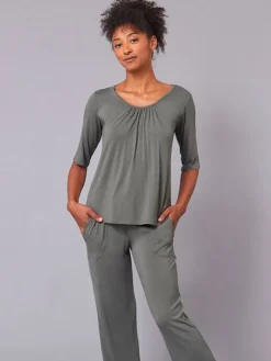 Dansebutikken Pilates Overdele|Yogabluser-TempsDanse khaki grøn bambus t-shirt